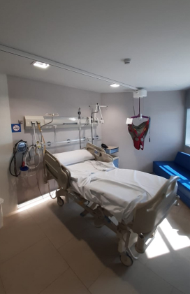 Grúa de techo que hemos instalado en la nueva unidad de lesionados medulares del Hospital Asepeyo Sant Cugat.